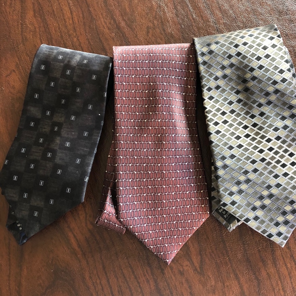 Bundle of 3 men’s ties